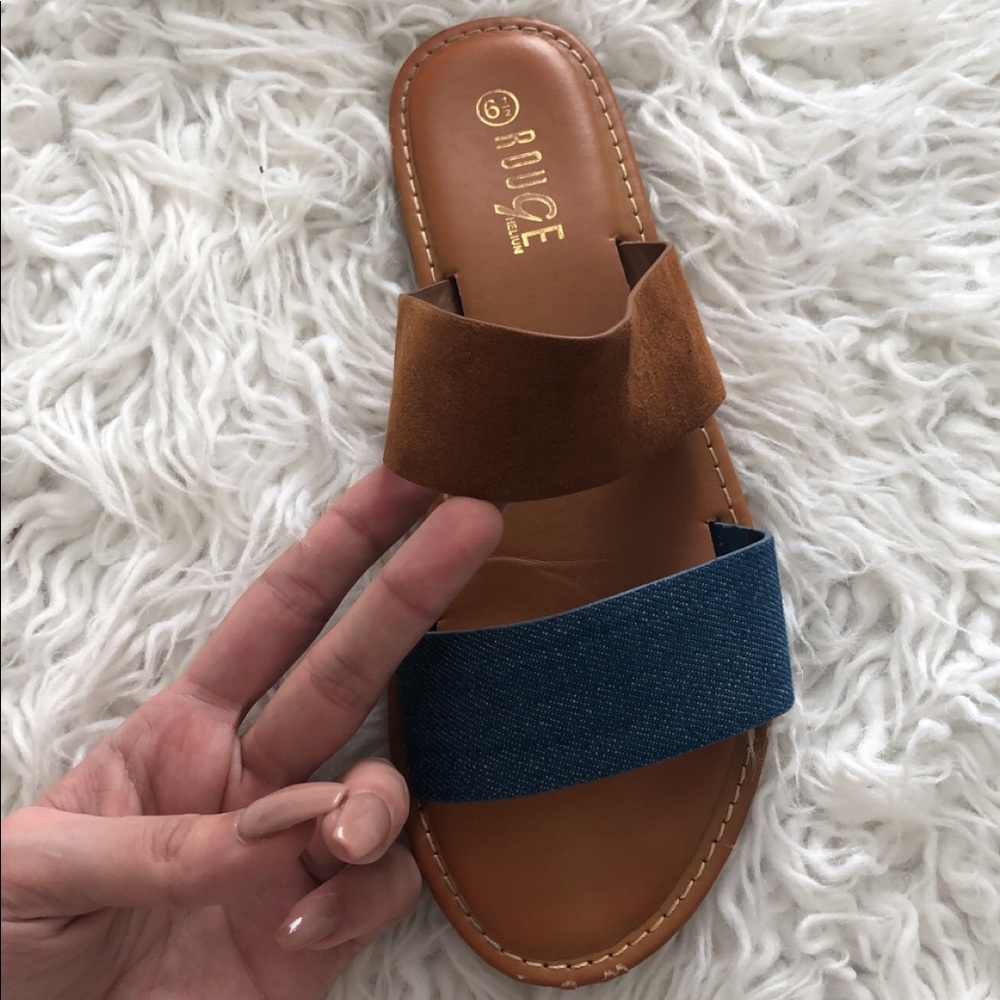 Sandals - Picture 2 of 3